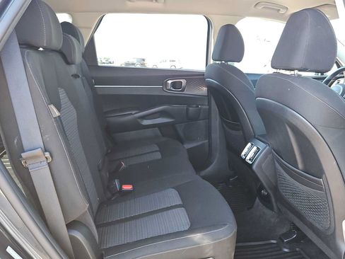 Used 2024 Kia Sorento LX FWD image 17