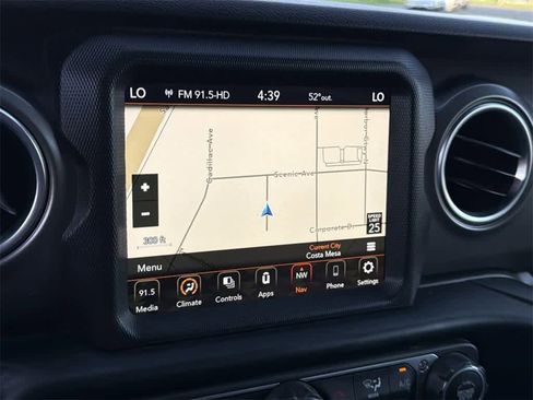 Used 2023 Jeep Wrangler Unlimited Rubicon 4xe image 15