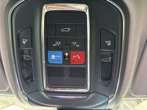Used 2023 Jeep Grand Cherokee Limited AWD/4WD image 48