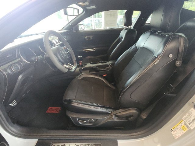 Used 2016 Ford Mustang Shelby GT350 w/ Technology Package RWD image 24