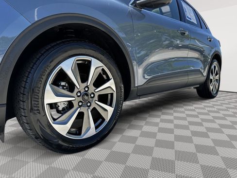 Used 2025 Ford Escape Platinum w/ Premium Technology Package AWD/4WD image 6