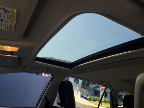 Used 2018 Toyota RAV4 XLE image 18