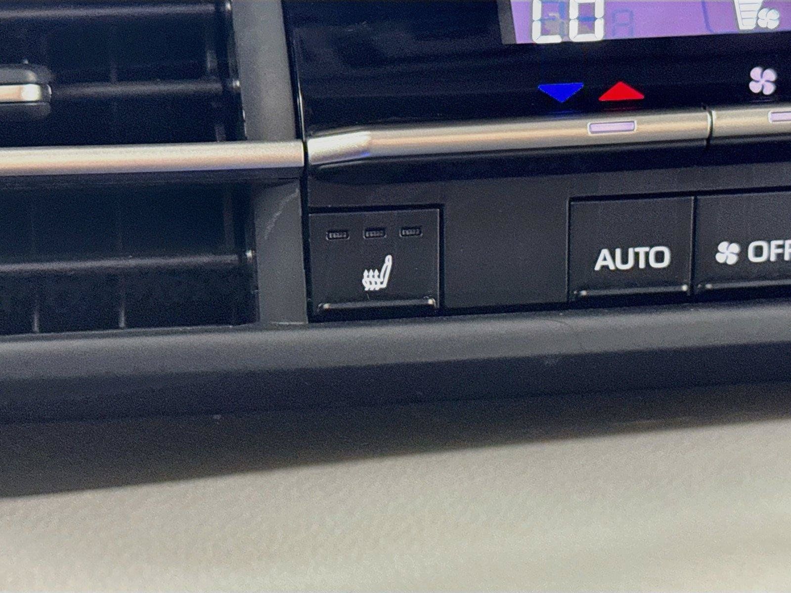 Certified 2026 Toyota Sienna XLE FWD image 8
