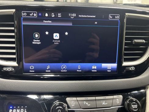 Used 2023 Chrysler Pacifica Touring-L FWD image 14