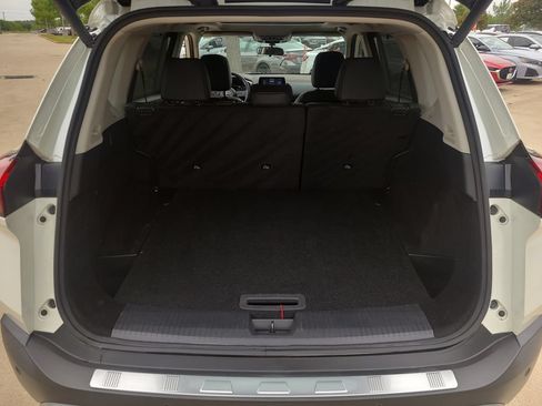 Certified 2023 Nissan Rogue SV w/ SV Premium B Package FWD image 8