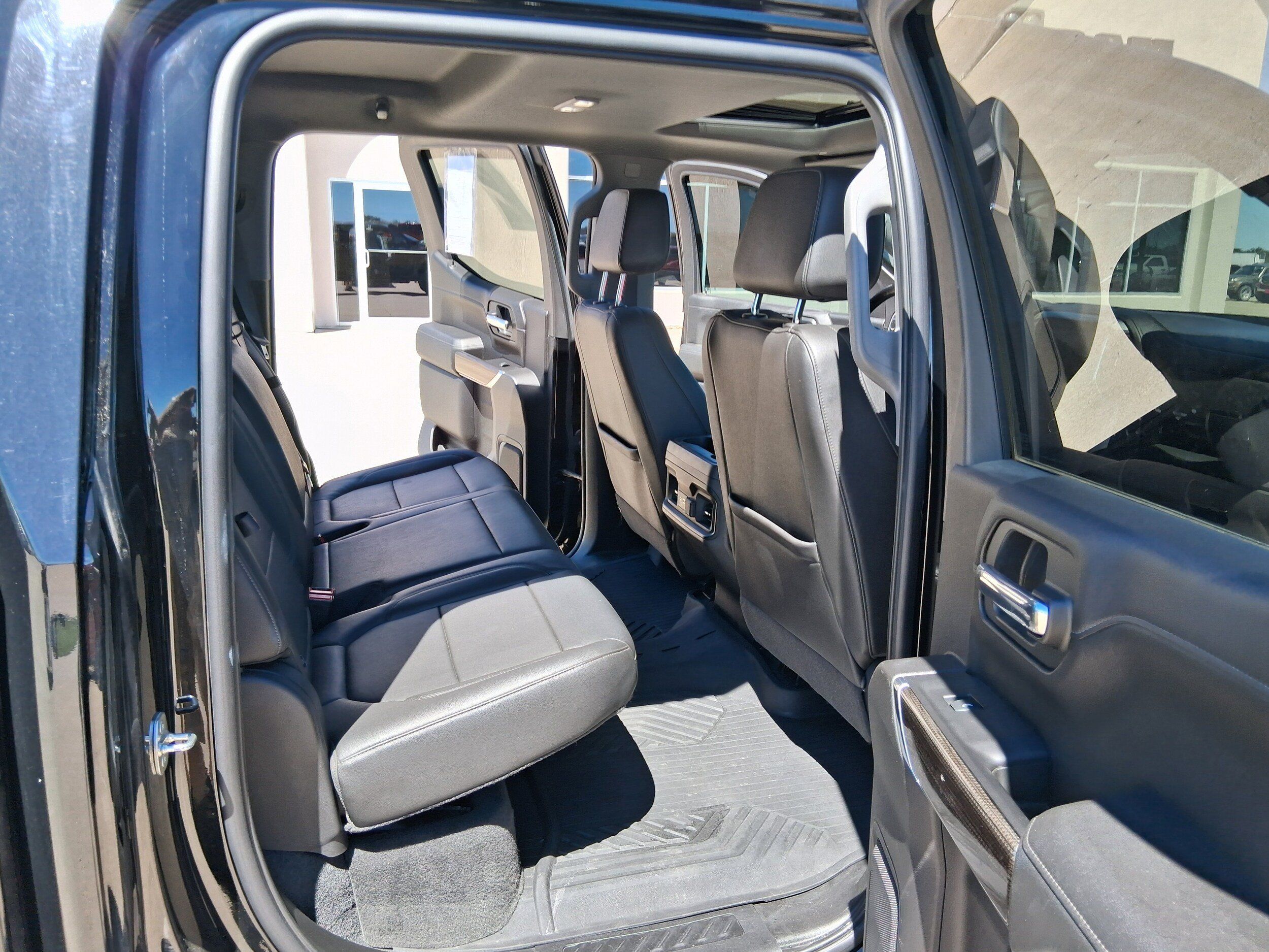 Used 2021 Chevrolet Silverado 1500 LT Trail Boss w/ Convenience Package II AWD/4WD image 17