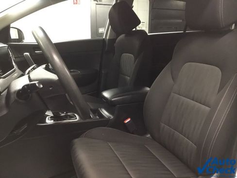 Used 2021 Kia Sportage LX image 24