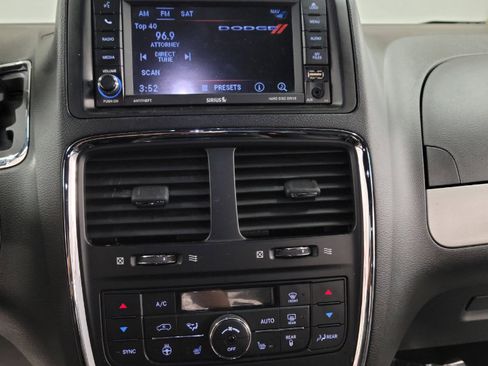 Used 2018 Dodge Grand Caravan GT image 14