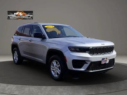 Used 2024 Jeep Grand Cherokee Laredo RWD image 1