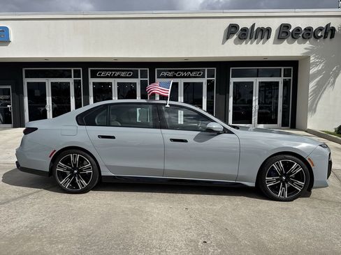 Used 2023 BMW 760i xDrive image 5