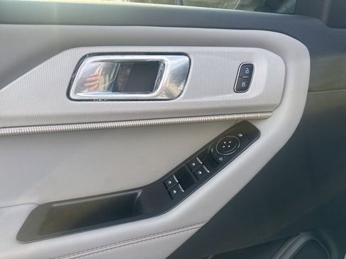 New 2026 Ford Explorer Active w/ Active Comfort Package image 9