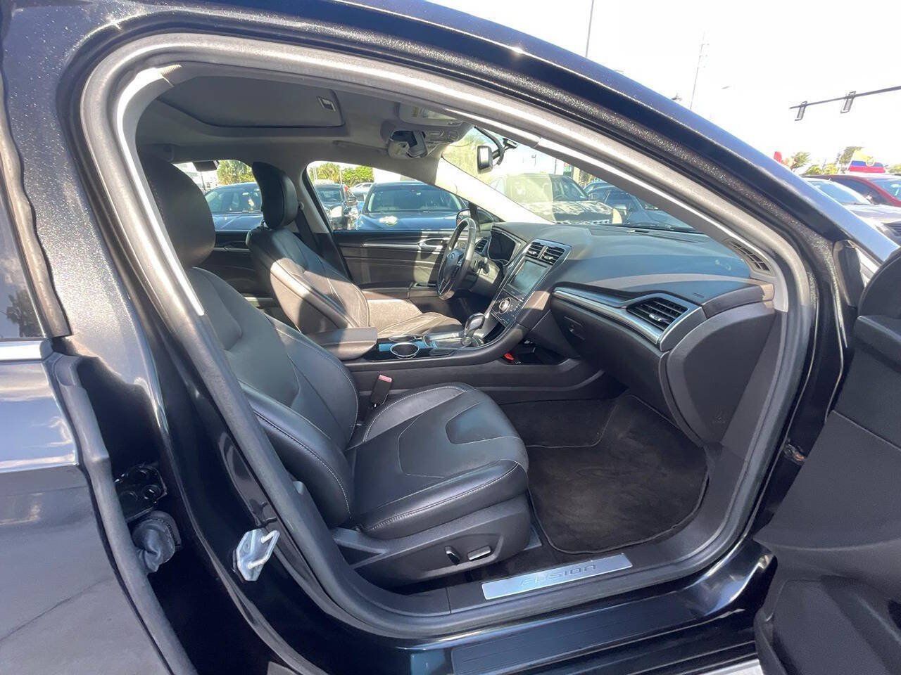Used 2014 Ford Fusion Titanium FWD image 14