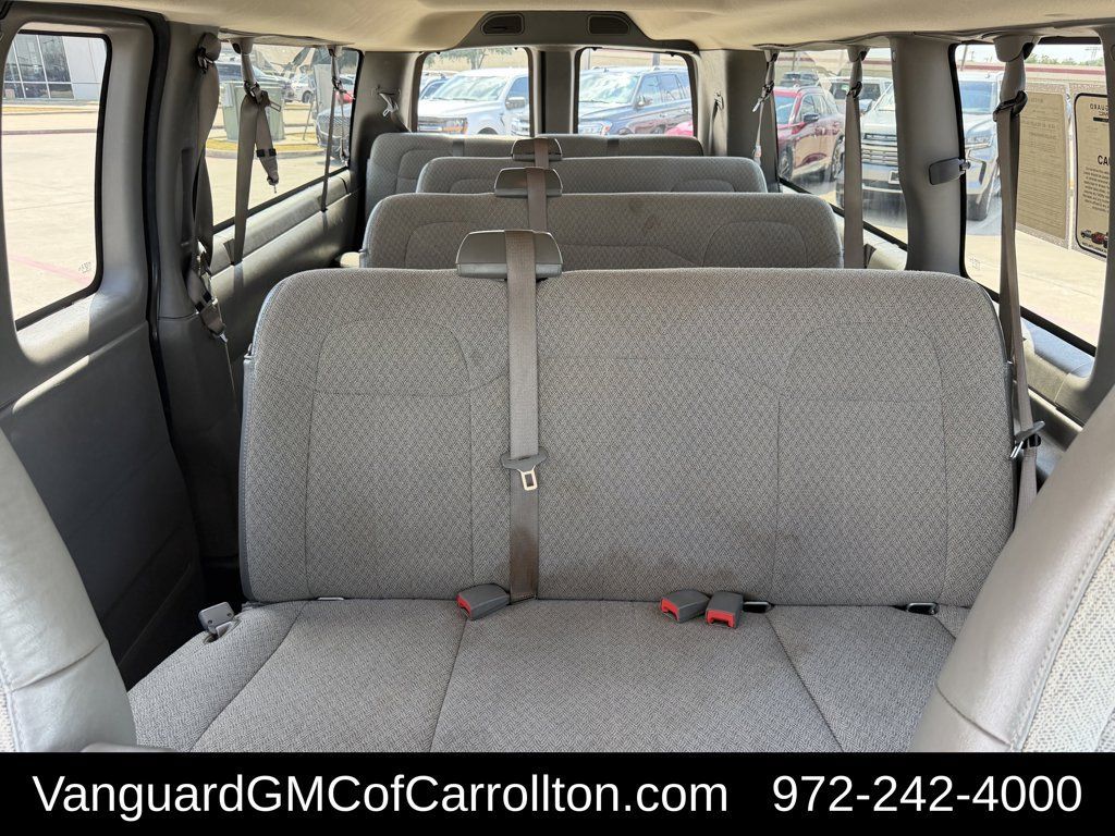 Used 2025 Chevrolet Express 3500 LT w/ LT Preferred Equipment Group RWD image 32