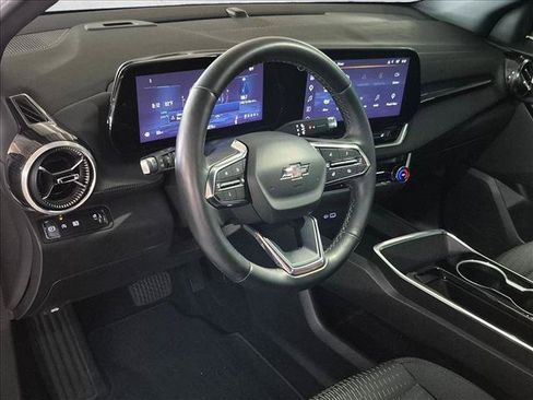 Used 2025 Chevrolet Equinox LT w/ Safety and Technology Package FWD image 9