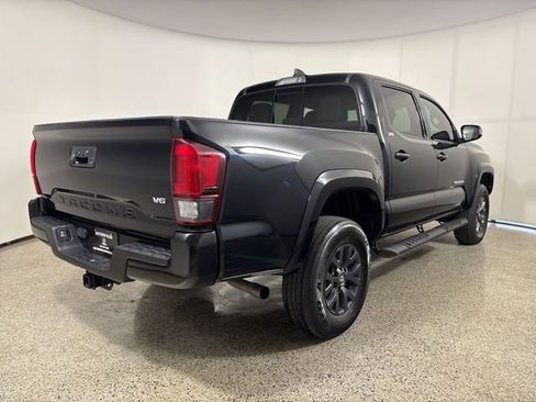 Used 2022 Toyota Tacoma SR5 w/ Technology Package RWD image 7