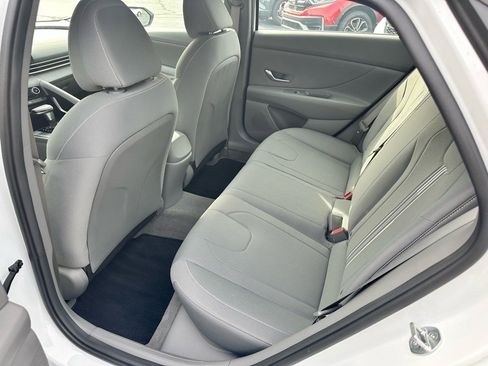 Used 2023 Hyundai Elantra SEL w/ Cargo Package image 12
