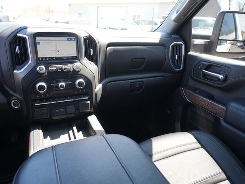 Used 2023 GMC Sierra 3500 Denali w/ Denali Ultimate Package AWD/4WD image 22