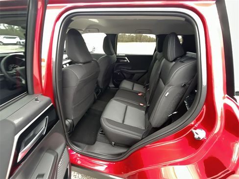 New 2026 Mitsubishi Outlander ES image 22