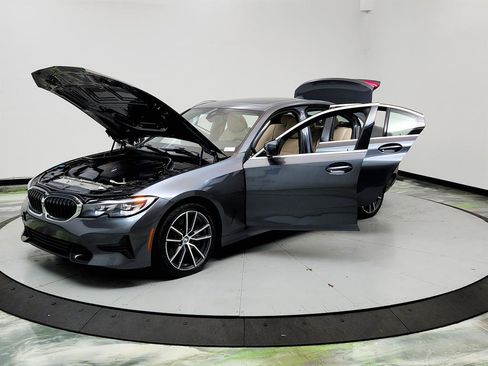 Used 2020 BMW 330i Sedan w/ Driving Assistance Package RWD image 9