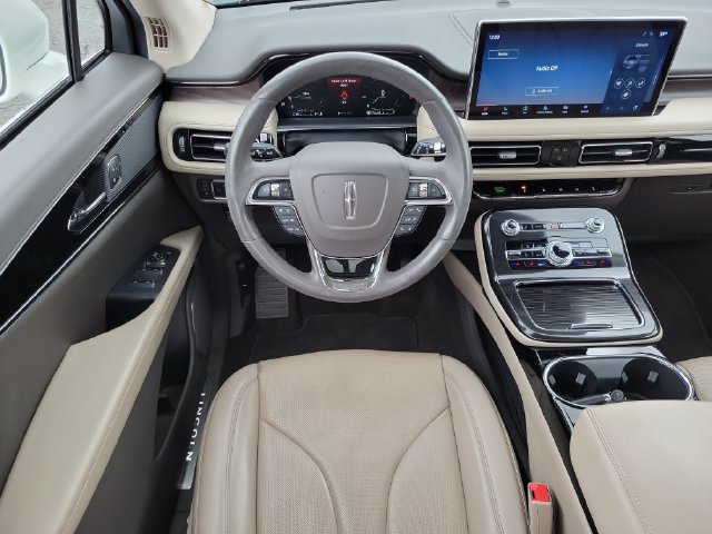 Used 2022 Lincoln Nautilus Reserve AWD/4WD image 25