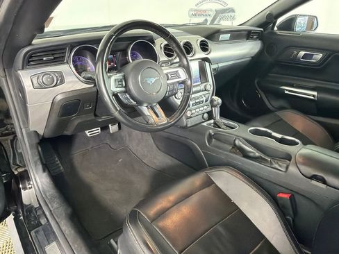Used 2022 Ford Mustang Premium image 19