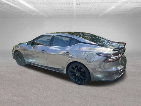 Used 2023 Nissan Maxima SR w/ Sport Mat Group FWD image 2