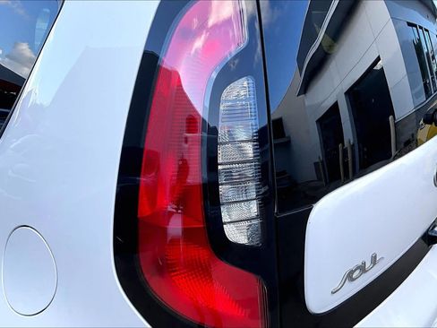 Used 2019 Kia Soul FWD image 27