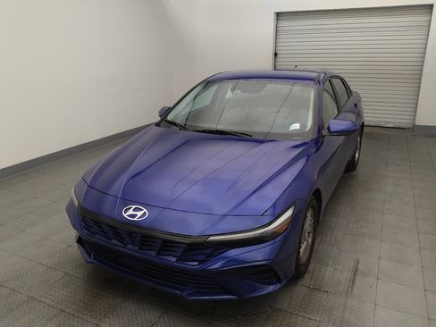 Used 2025 Hyundai Elantra SE image 15