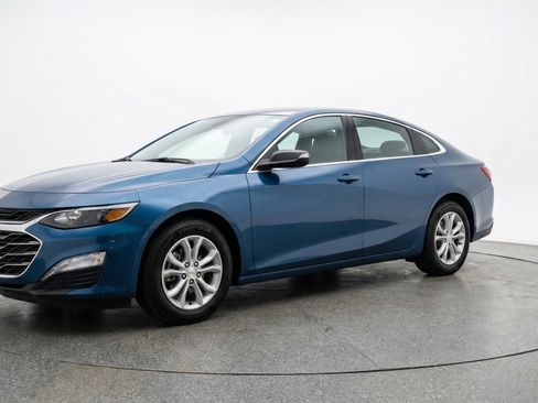 Used 2024 Chevrolet Malibu LT FWD image 3