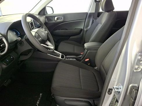 New 2026 Hyundai Venue SE FWD image 11