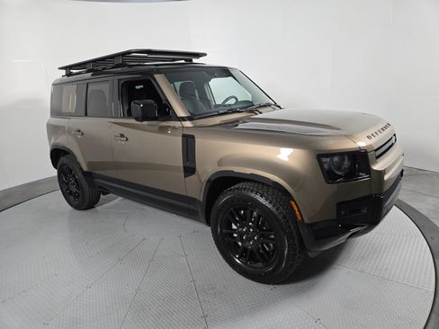 New 2026 Land Rover Defender 110 X-Dynamic SE AWD/4WD image 16