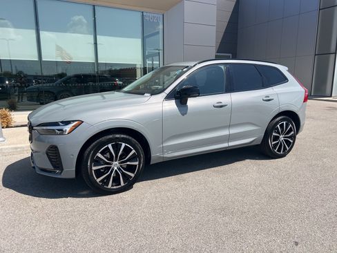 Certified 2025 Volvo XC60 B5 Plus AWD/4WD image 1