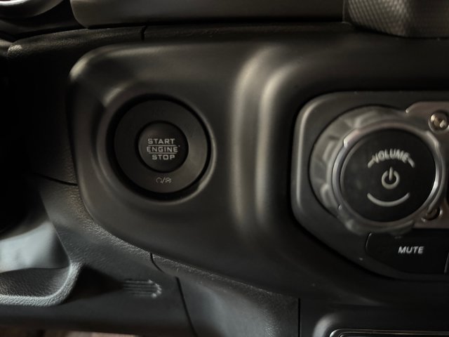 Used 2022 Jeep Gladiator Sport AWD/4WD image 24