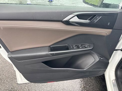 Certified 2023 Volkswagen Taos SEL AWD/4WD image 12