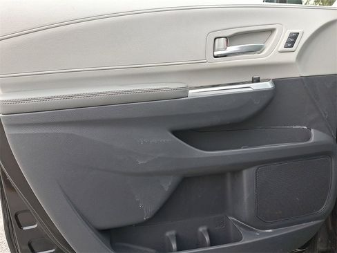 Certified 2024 Toyota Sienna Limited image 11