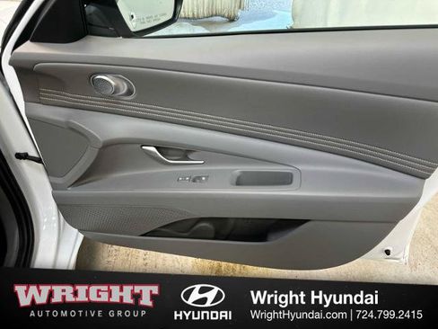 Used 2025 Hyundai Elantra Sport FWD image 17