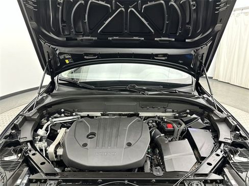 Certified 2023 Volvo XC60 B5 Plus w/ Climate Package image 26