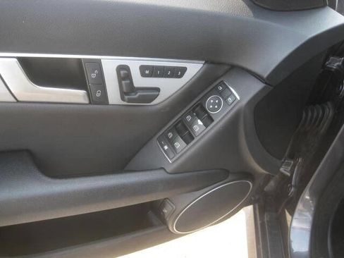 Used 2013 Mercedes-Benz C 250 Sedan image 18