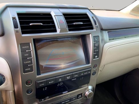 Used 2018 Lexus GX 460 Premium w/ Premium Package AWD/4WD image 25