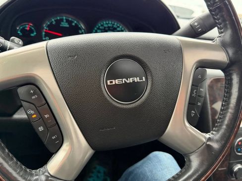Used 2014 GMC Yukon XL Denali image 25