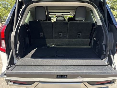 Used 2025 Ford Expedition Platinum AWD/4WD image 25