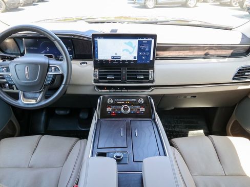 Used 2023 Lincoln Navigator L Reserve AWD/4WD image 47