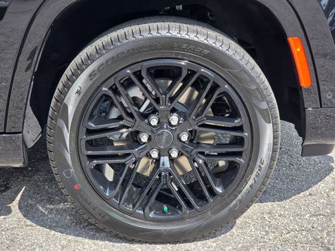 New 2026 Jeep Grand Wagoneer L Limited AWD/4WD image 15