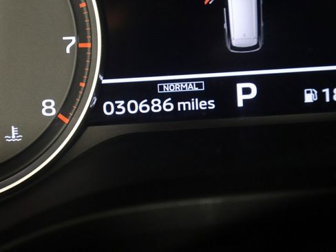 Used 2024 Mitsubishi Outlander SE Black Edition image 42