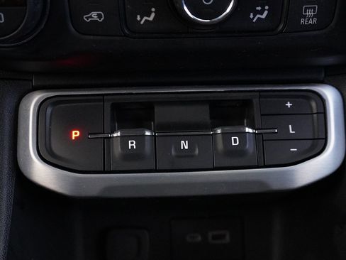 Used 2020 GMC Acadia SLE image 49