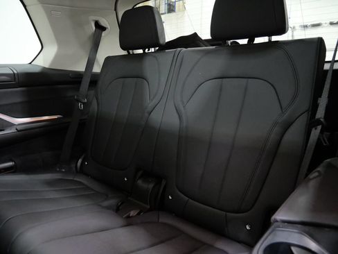 Used 2021 BMW X7 xDrive40i w/ Cold Weather Package AWD/4WD image 26