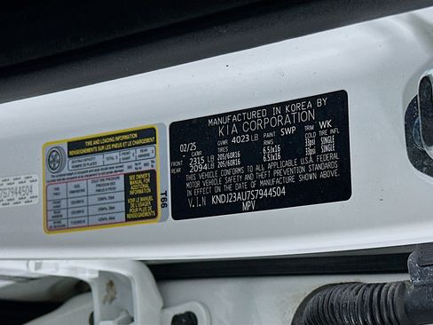 Used 2025 Kia Soul LX w/ LX Technology Package FWD image 12