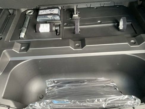 New 2026 Chevrolet Equinox EV LT image 24