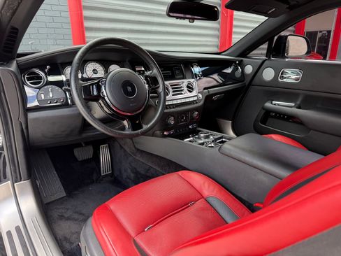 Used 2019 Rolls-Royce Wraith RWD image 20