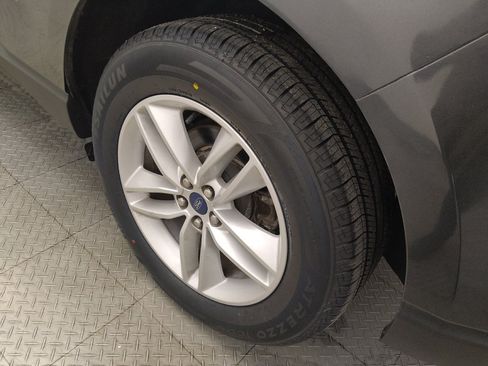 Used 2018 Ford Edge SEL FWD image 31